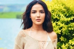 contact-lens misusers latest, contact-lens misusers problems, jasmin bhasin s corneal damage is an eye opener for all contact lens misusers, Medical app
