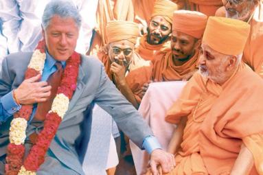 Secretary Hillary Clinton and Former U.S. President Bill Clinton Pays Rich Tribute to HH Pramukh Swami Maharaj of BAPS Swaminarayan Sanstha