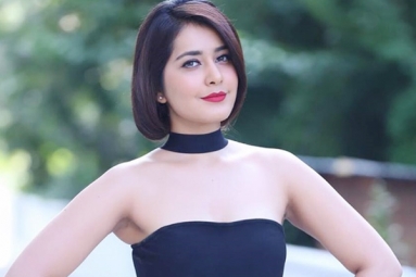 Rashi Khanna sigs a Malayalam Film Rashi Khanna sigs a Malayalam Film