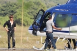 Shah Rukh Khan chopper, Shah Rukh Khan chopper, srk hires a chopper to reach the sets of zero, Abhay deol