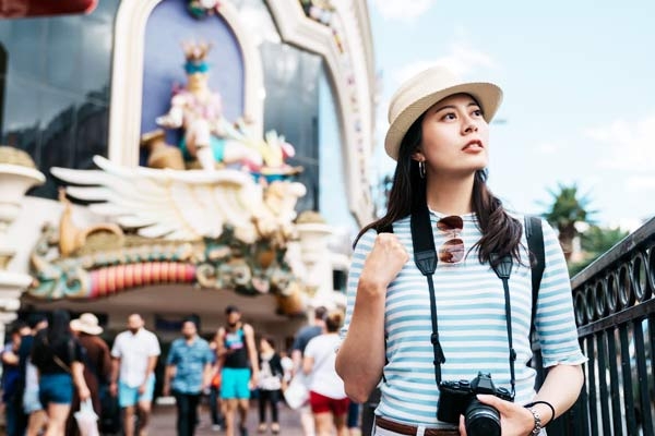 How to make Genuine Connections with Locals while Travelling?